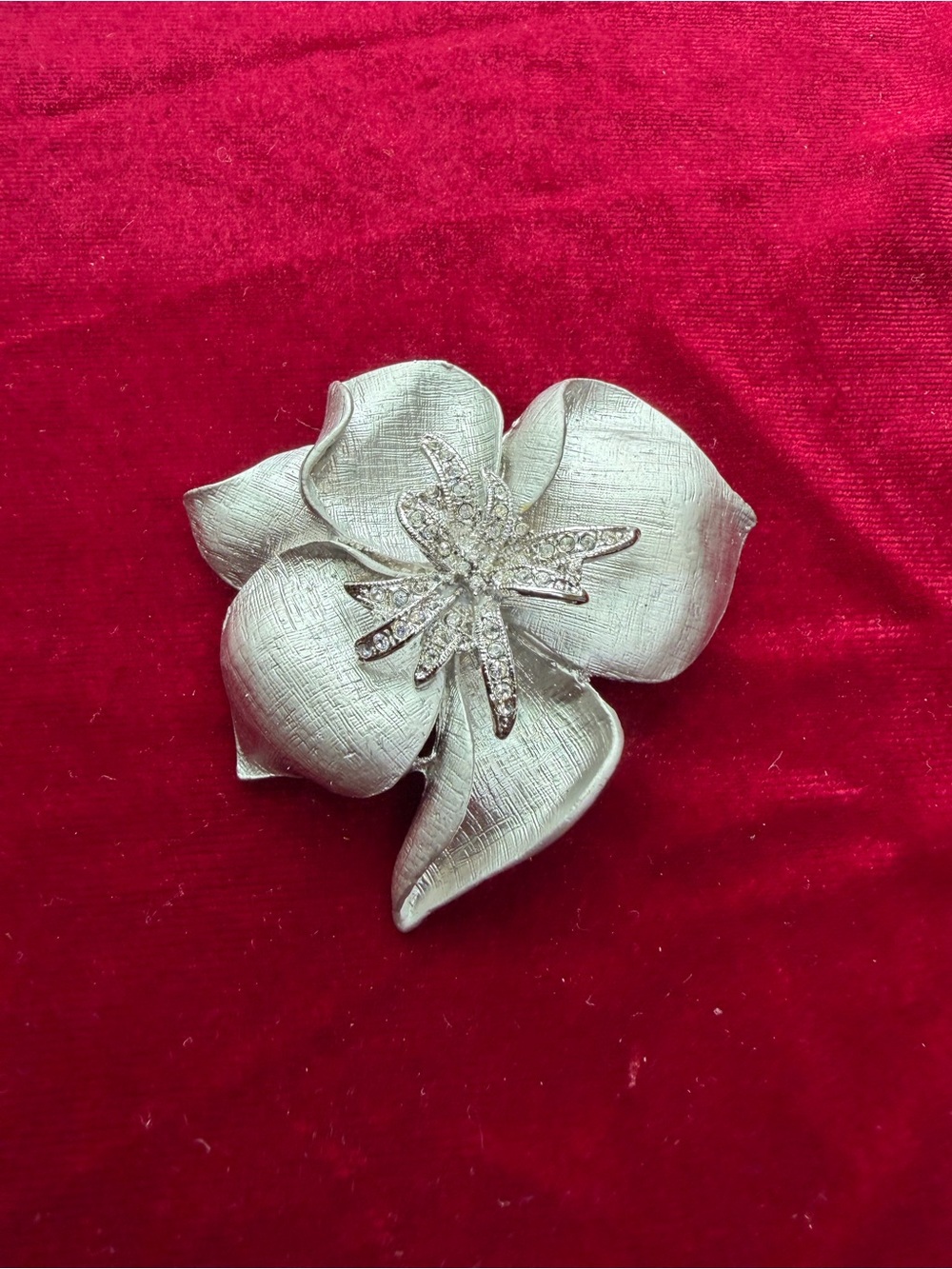 Vintage Silver tone Flower Rhinestones Brooch